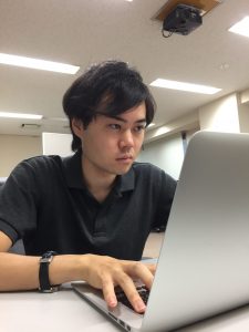 佐々木さんプログラミング中