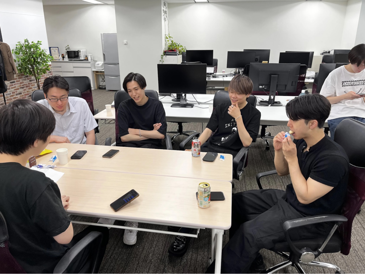 社員同士でコミュニケーション