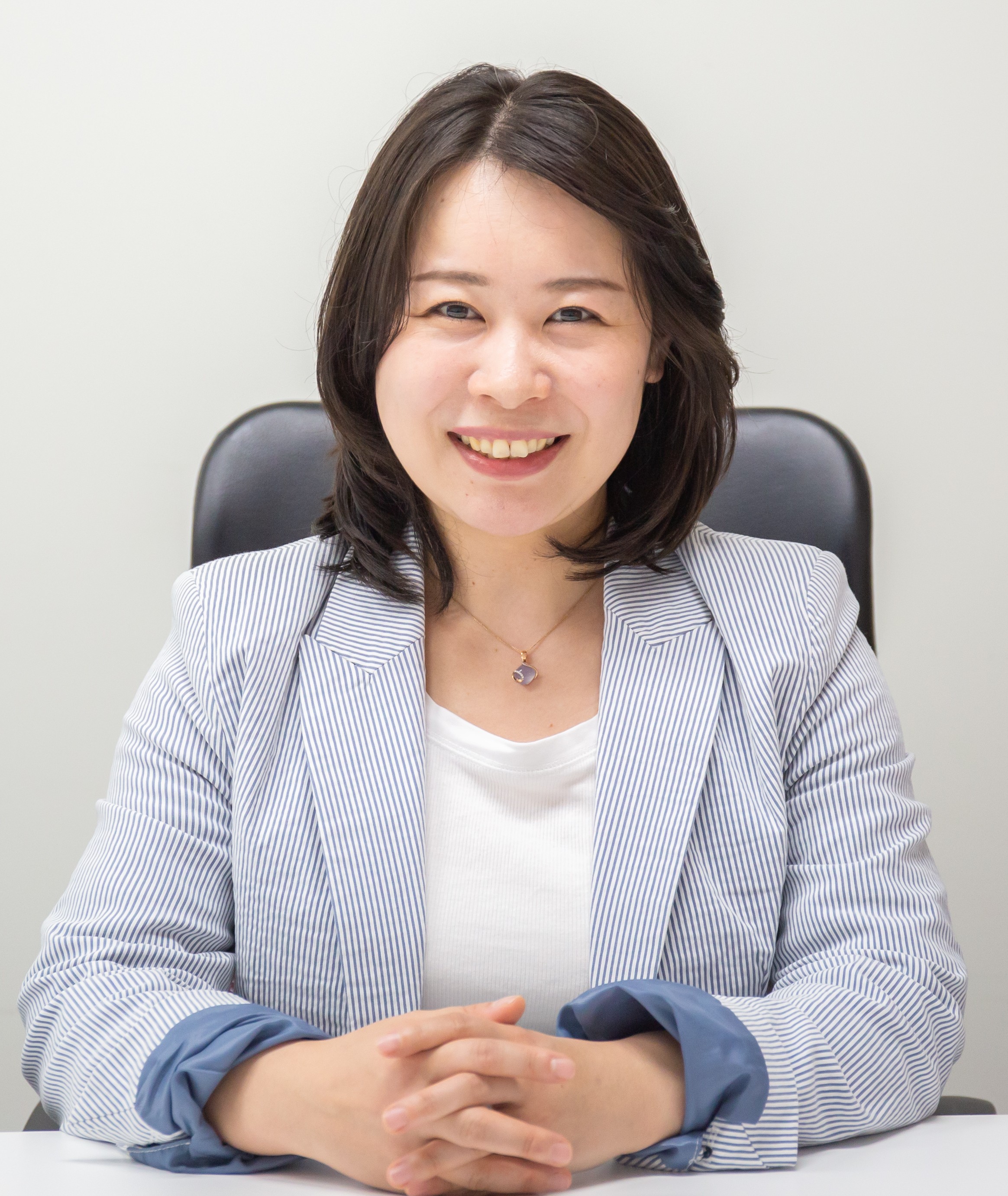 graduate recruitment ceo message portrait company ceo portrait photo for new graduate recruitment page message to applicants