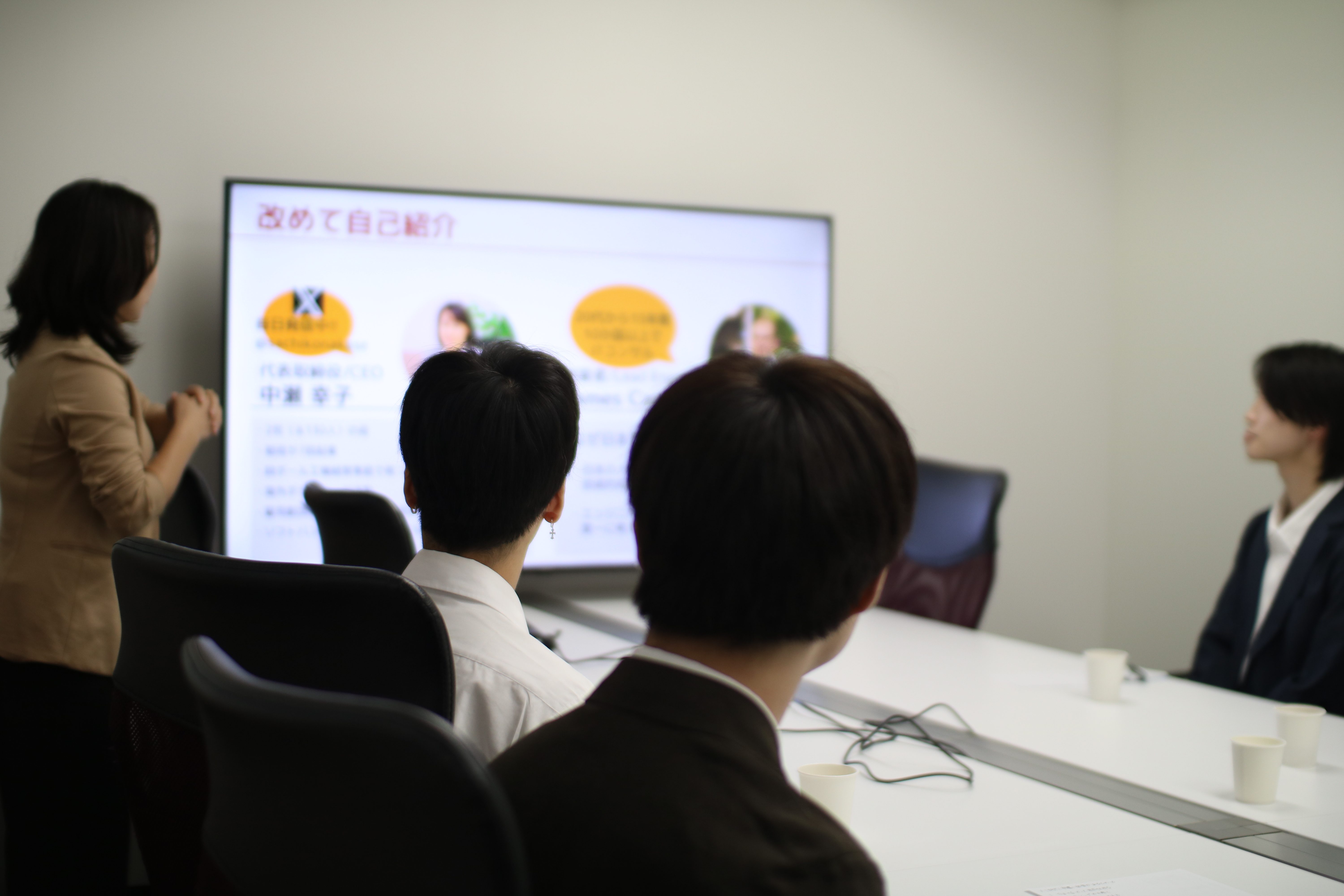 avinton-representative-passionate-message Avintonジャパン代表からのメッセージを、真剣な眼差しで聞く内定者