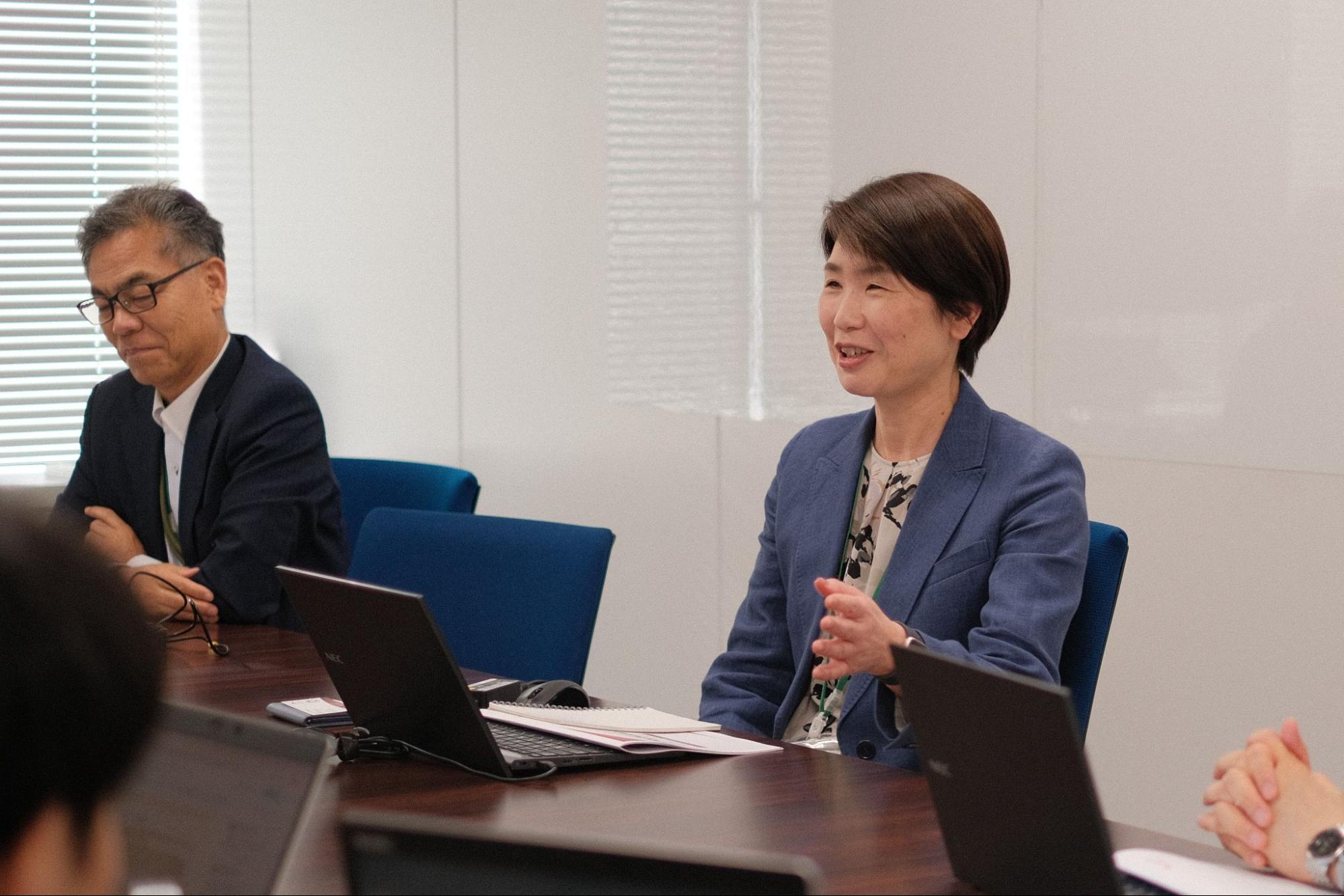 ローコードでの内製化に向け、メンバーの自走力を引き出すためあえて応援者に徹したと語る、BBF第二業務部長の岩屋様。